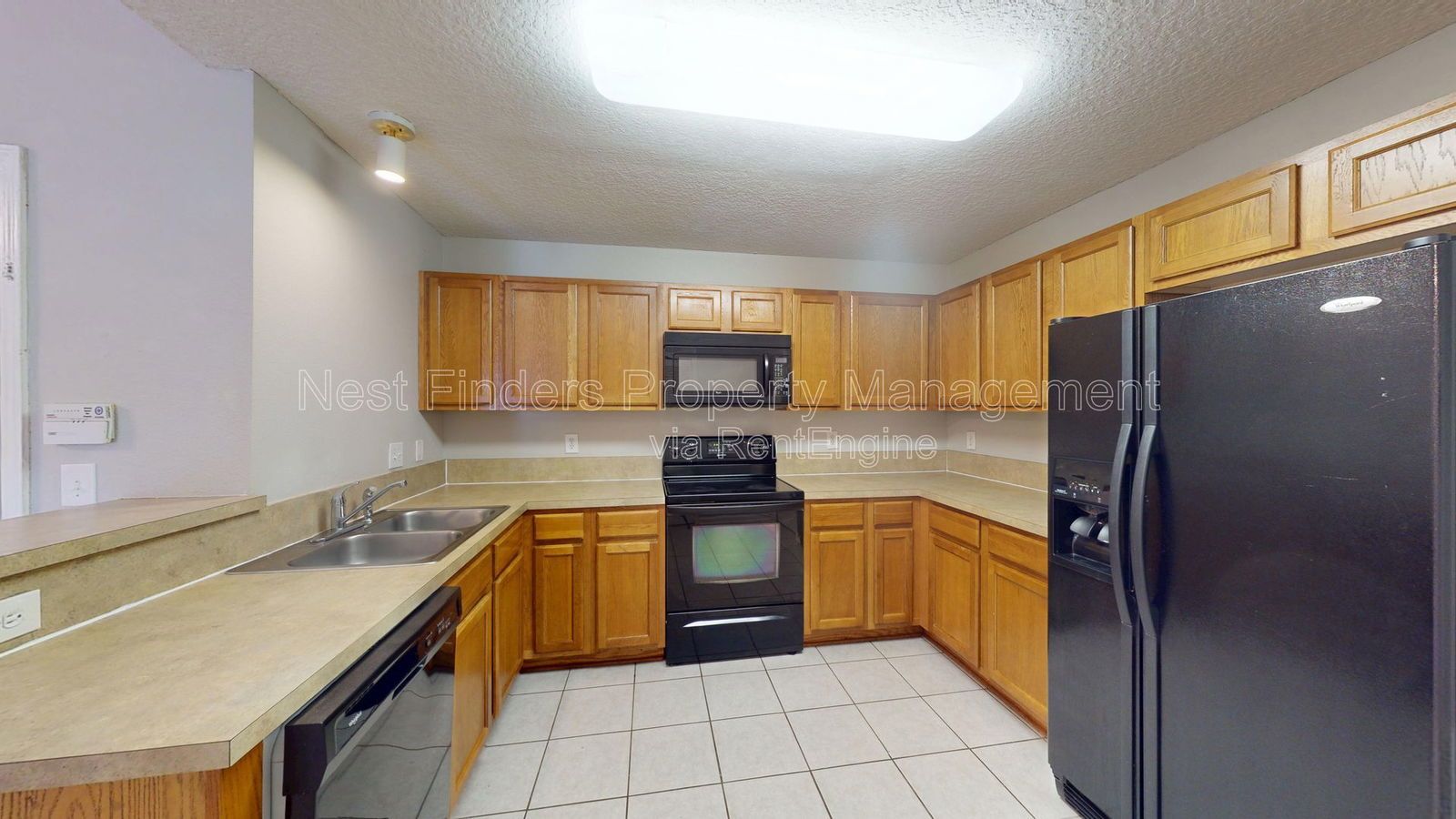 Spacious 3 Bedroom Condo in Villa Beauclerc for rent! property image