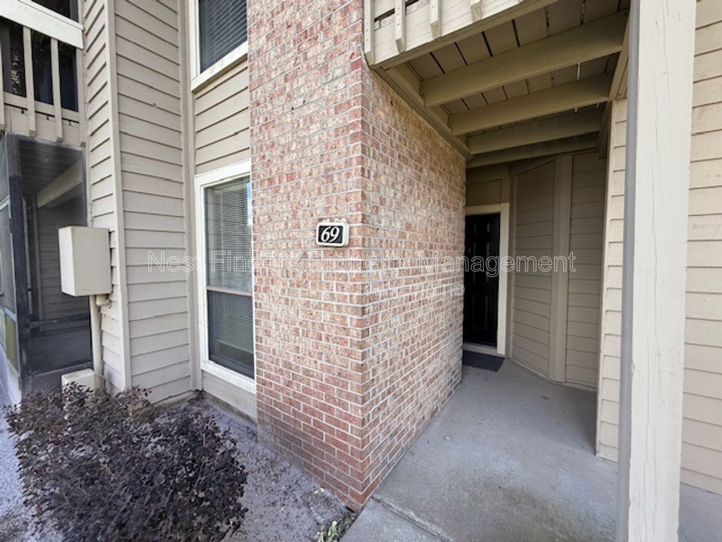 Beautiful Ground-Floor 2 Bedroom, 2 Bathroom Condo in The Landings at Belle Rive! property image