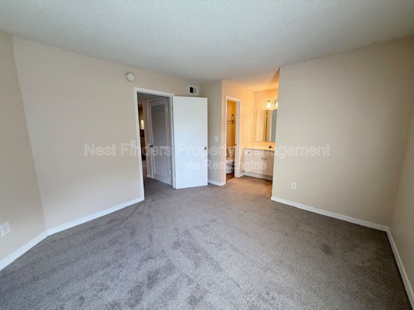 Beautiful Ground-Floor 2 Bedroom, 2 Bathroom Condo in The Landings at Belle Rive! property image