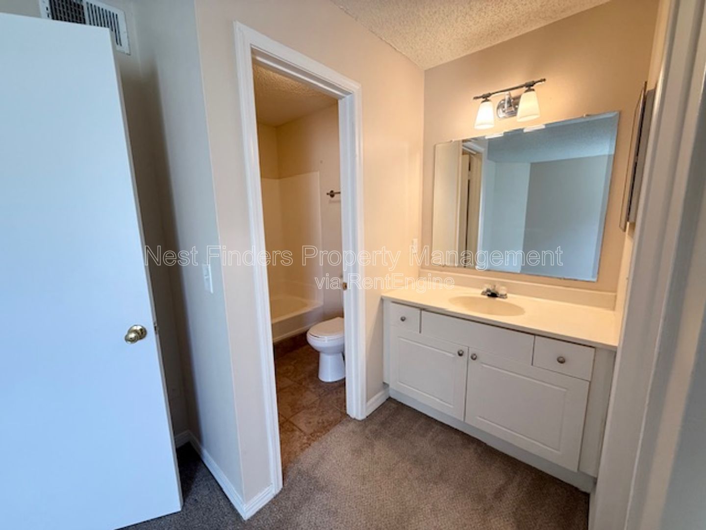 Beautiful Ground-Floor 2 Bedroom, 2 Bathroom Condo in The Landings at Belle Rive! property image