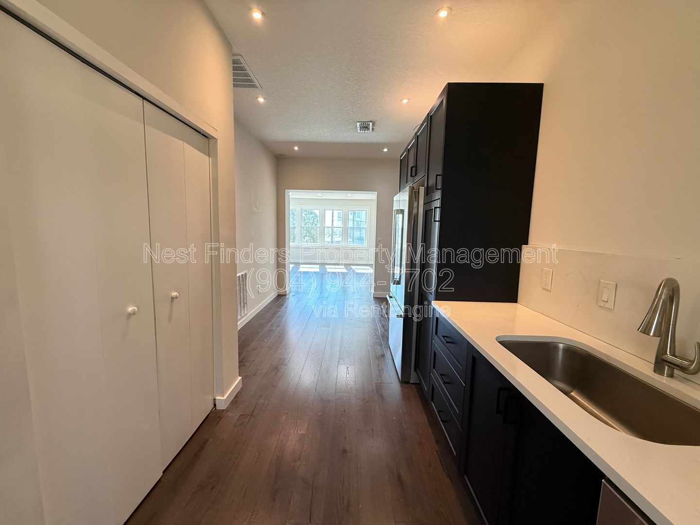 Luxury Riverside Condo for Rent! property image