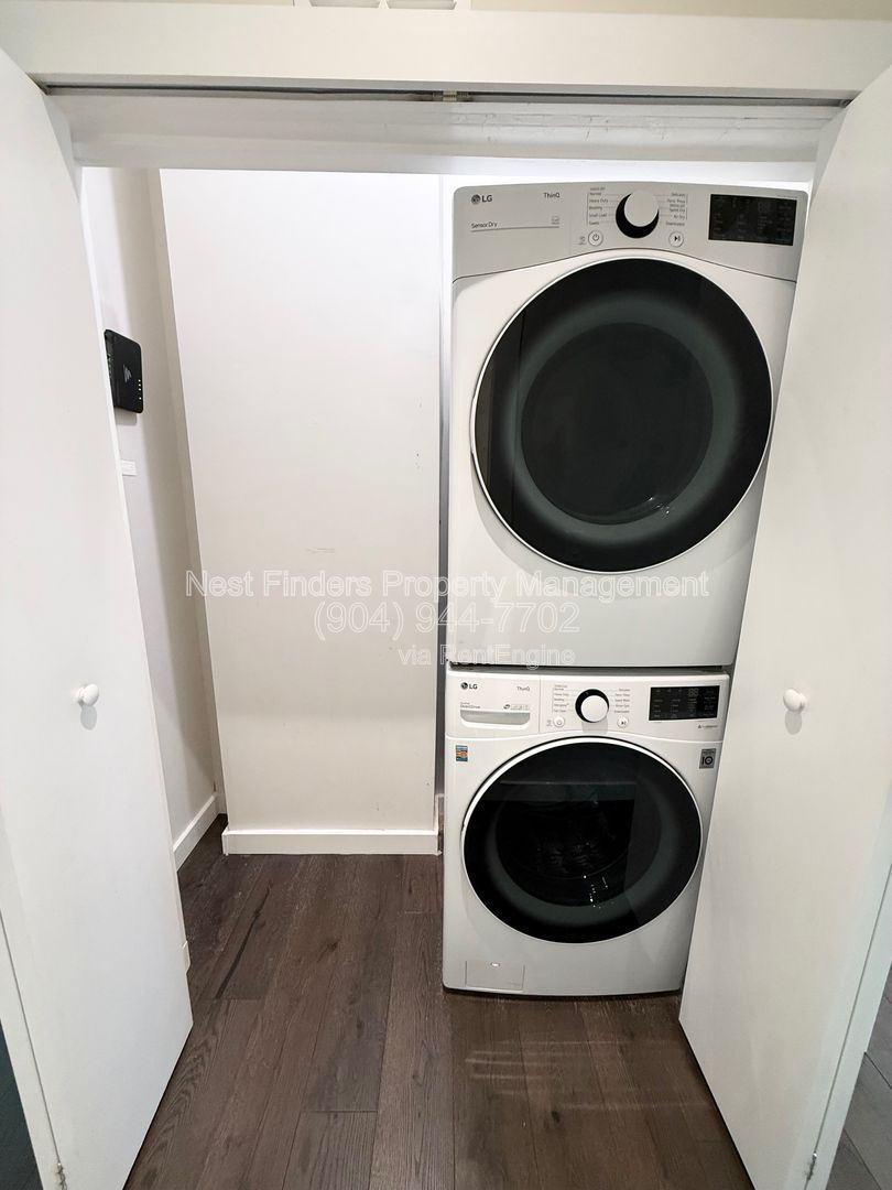 Luxury Riverside Condo for Rent! property image