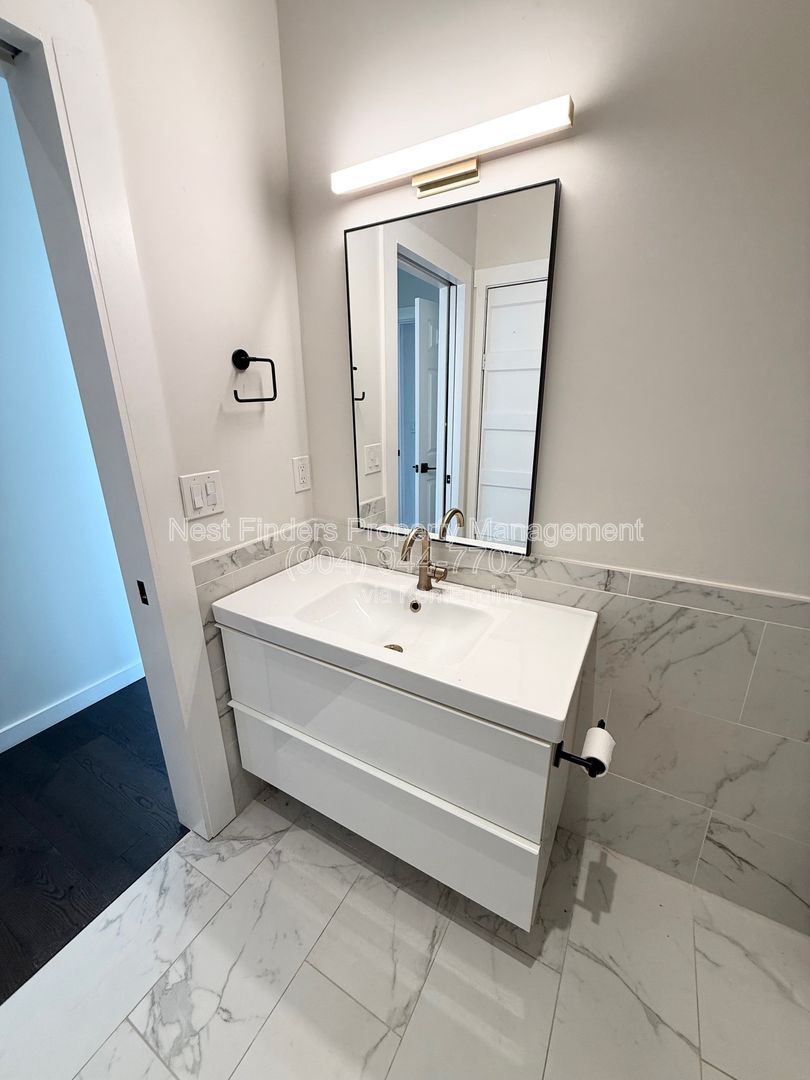 Luxury Riverside Condo for Rent! property image