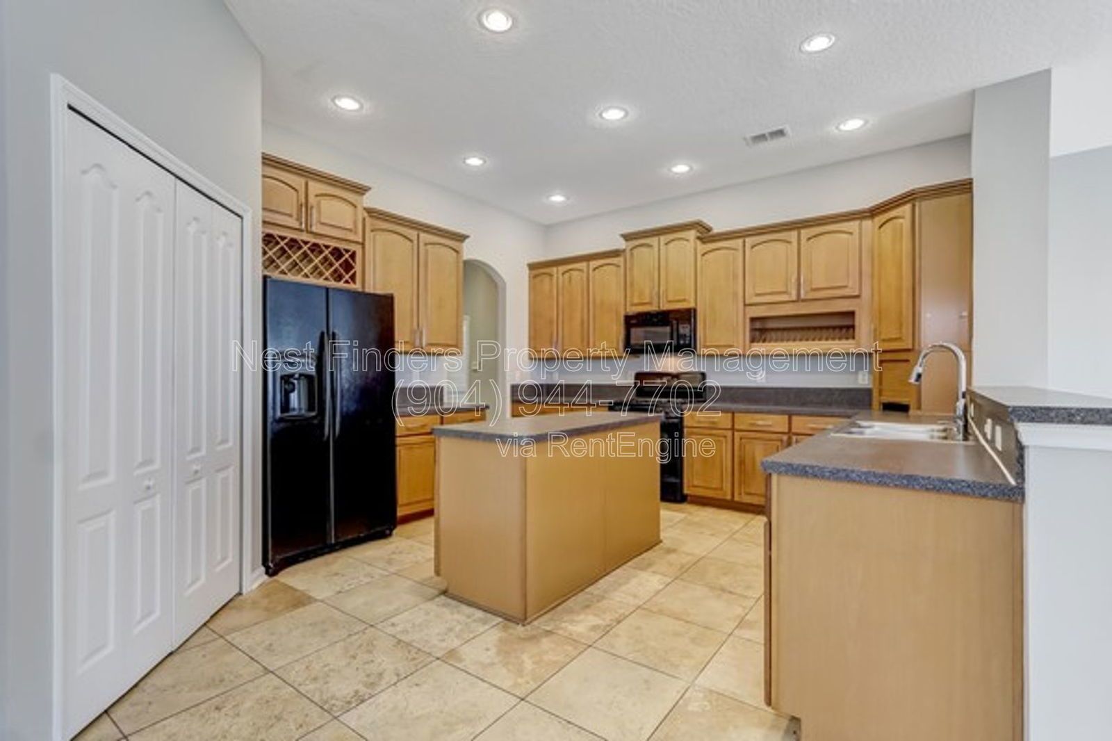 Exceptional 5-bedroom, 4-bathroom residence property image