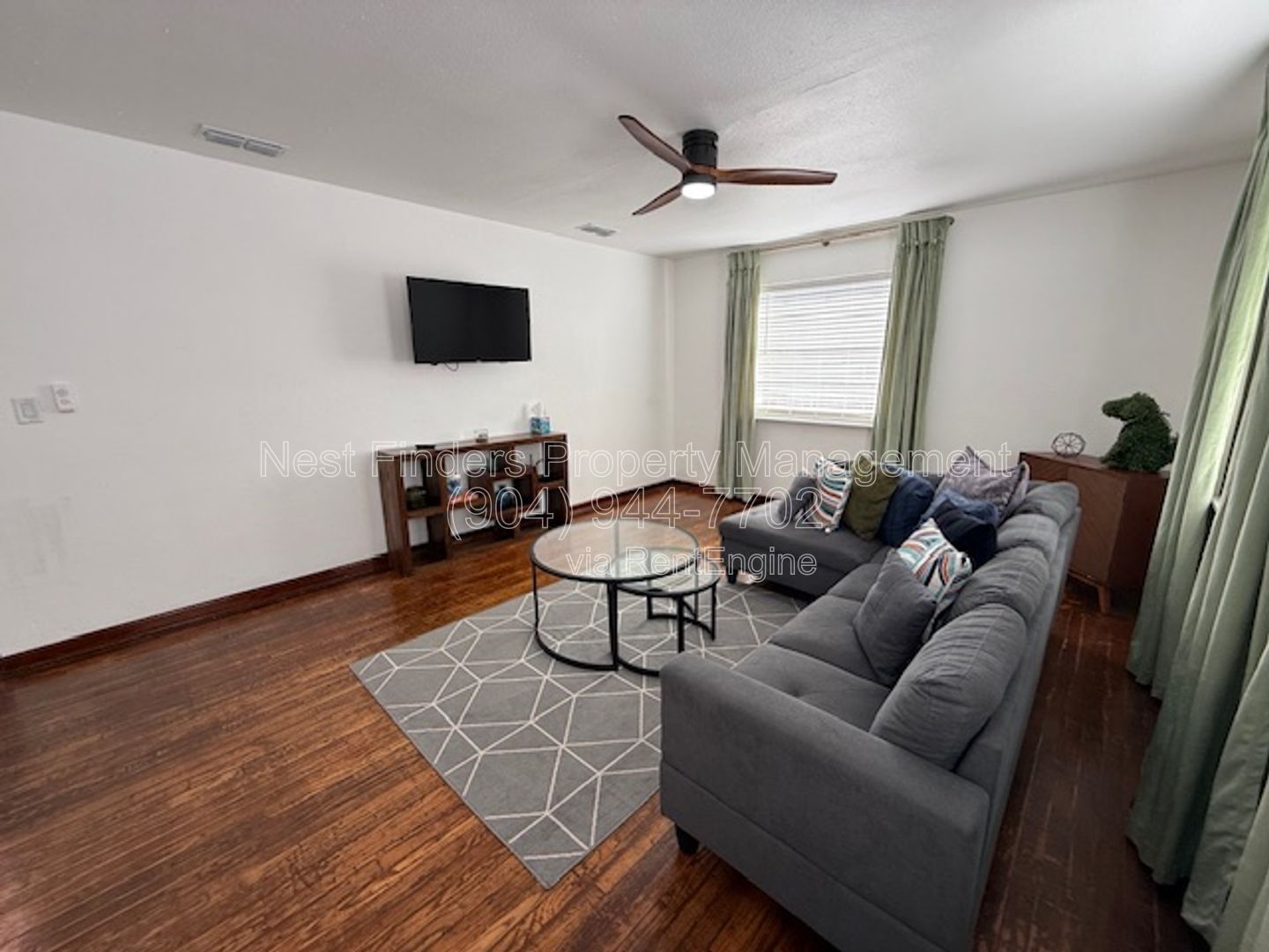 Bright and Spacious 2-Bedroom Upstairs Duplex in Riverside! property image