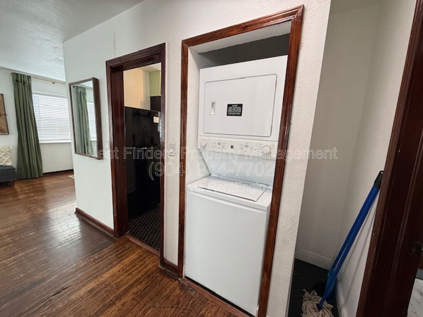 Bright and Spacious 2-Bedroom Upstairs Duplex in Riverside! property image