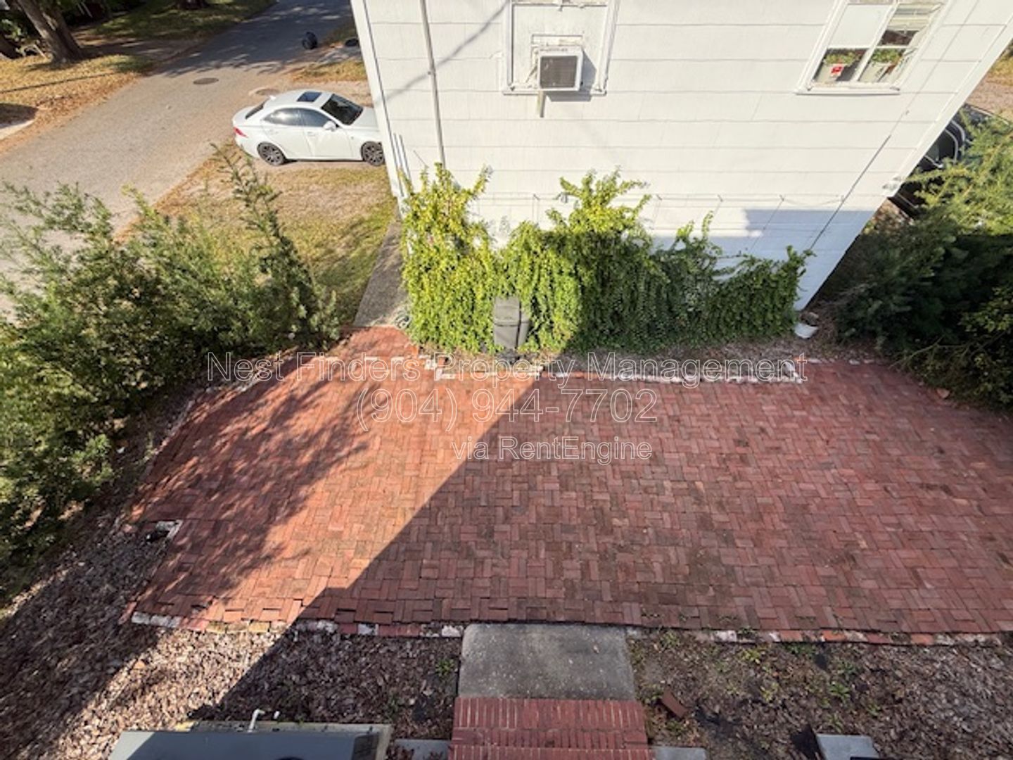 Bright and Spacious 2-Bedroom Upstairs Duplex in Riverside! property image