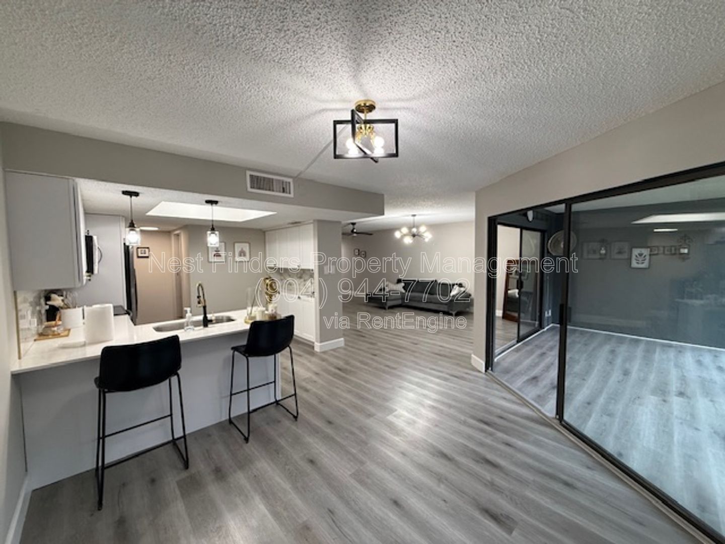 Stunning 2-bedroom, 2-bathroom condo available for rent in The Lakes property image