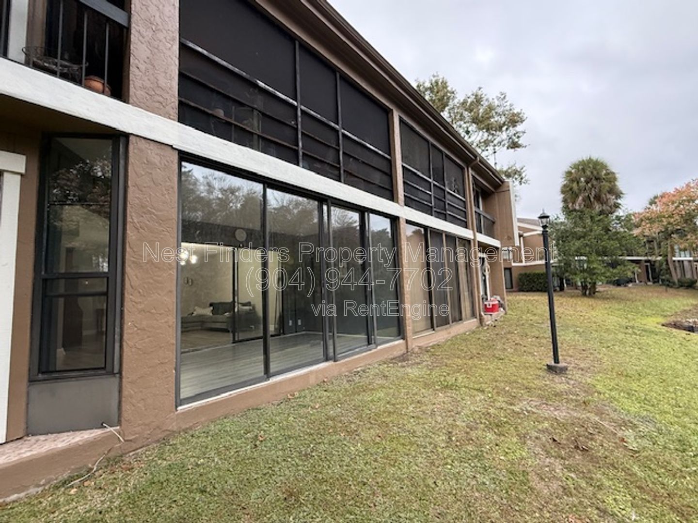 Stunning 2-bedroom, 2-bathroom condo available for rent in The Lakes property image