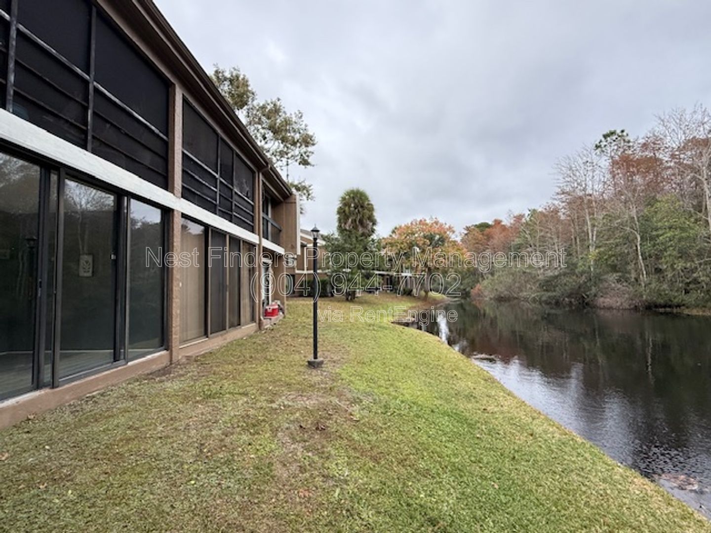 Stunning 2-bedroom, 2-bathroom condo available for rent in The Lakes property image