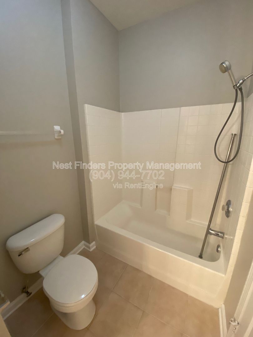 Nice 3 bedroom, 2 bathroom condo for rent in Stonebridge. property image