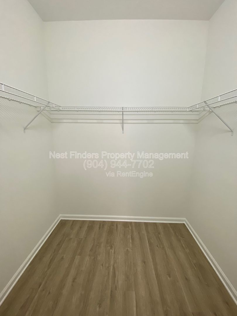 Nice 3 bedroom, 2 bathroom condo for rent in Stonebridge. property image