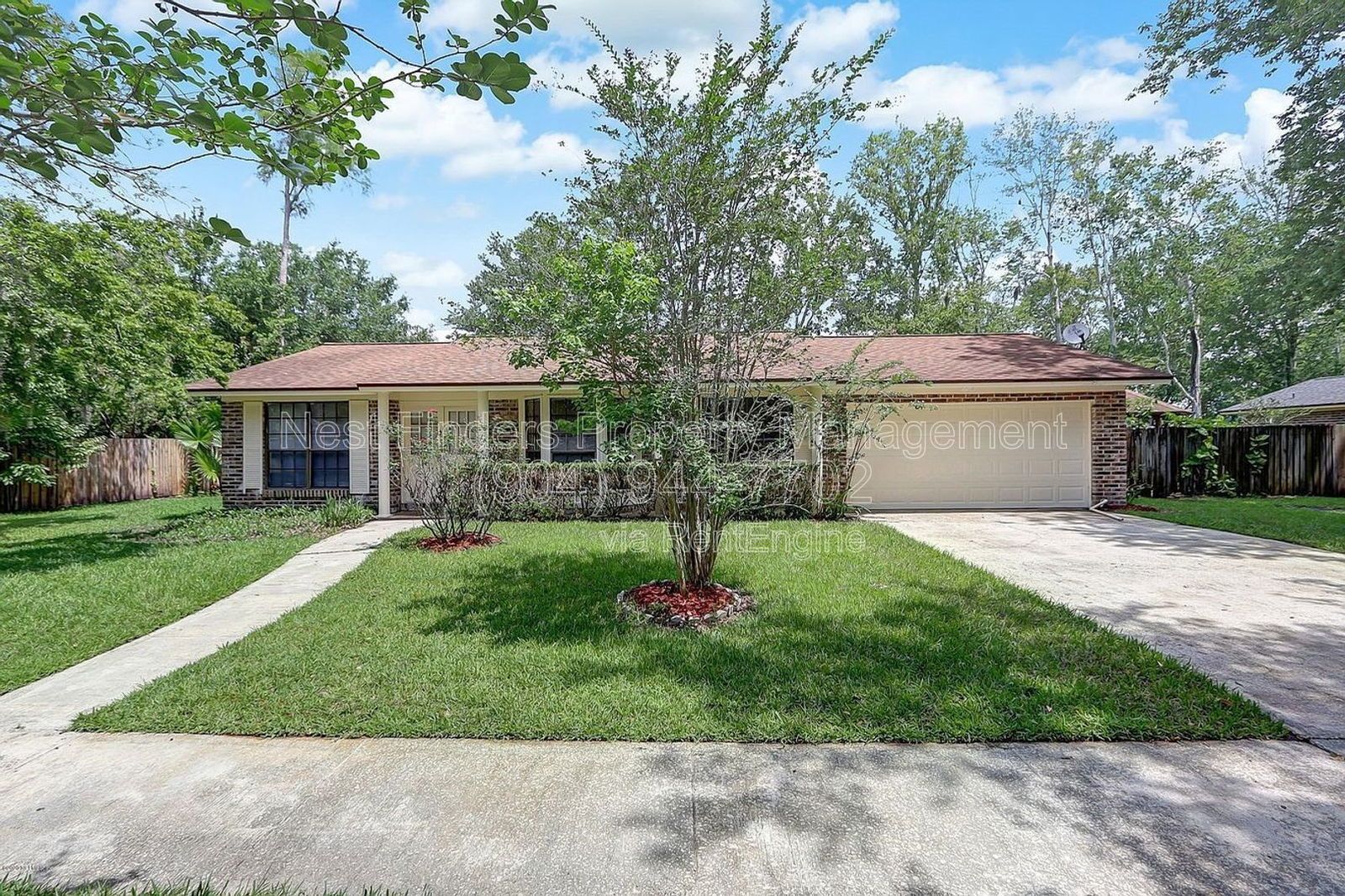 Beautiful 4 bedroom, 2 bathroom POOL home in Orange Park for rent! property image