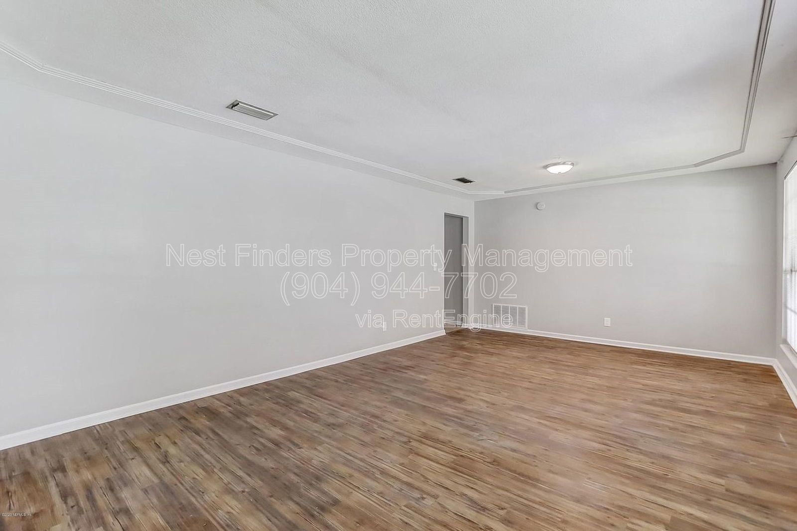 Beautiful 4 bedroom, 2 bathroom POOL home in Orange Park for rent! property image