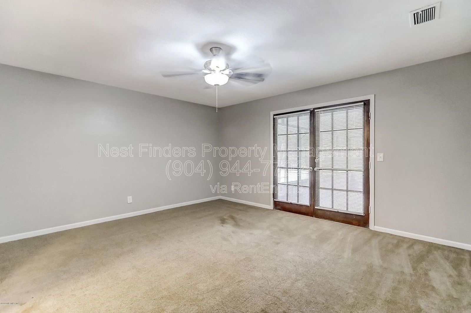 Beautiful 4 bedroom, 2 bathroom POOL home in Orange Park for rent! property image