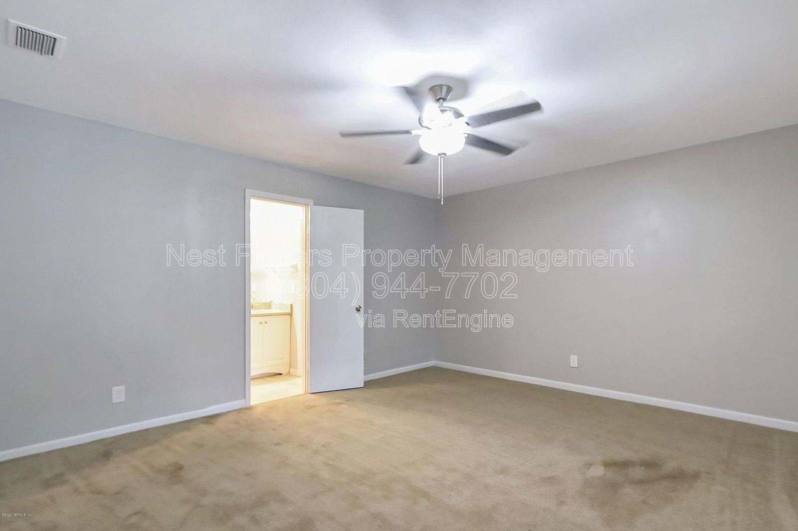 Beautiful 4 bedroom, 2 bathroom POOL home in Orange Park for rent! property image