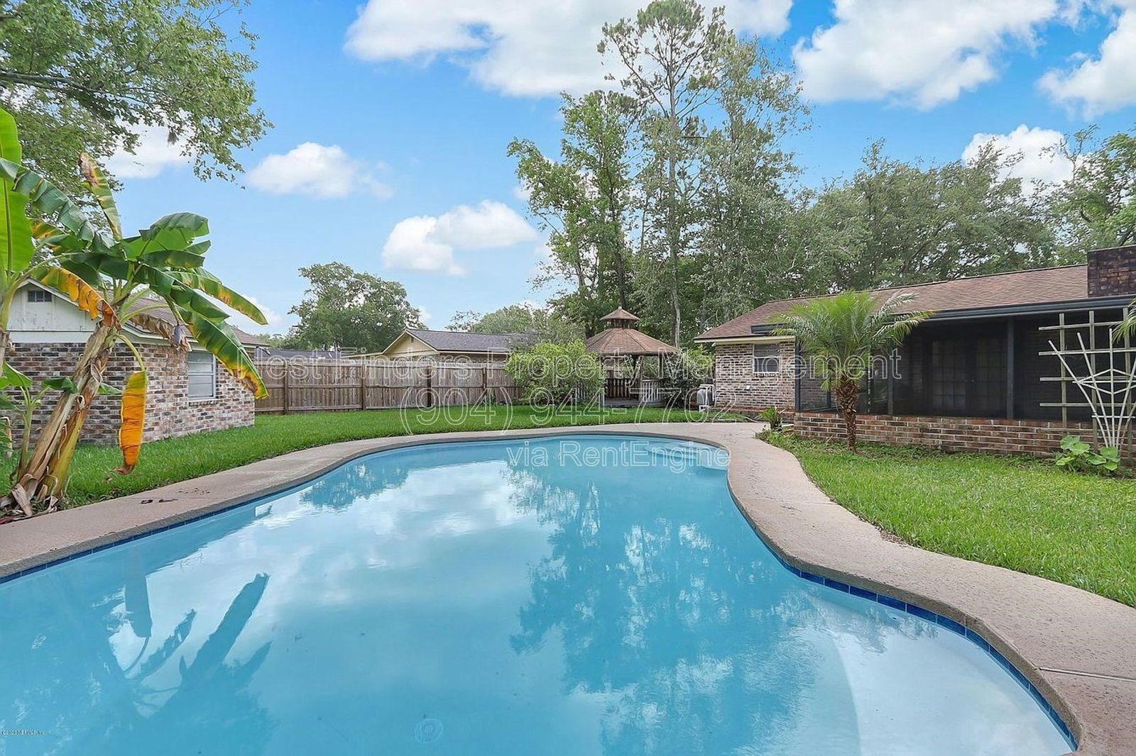 Beautiful 4 bedroom, 2 bathroom POOL home in Orange Park for rent! property image