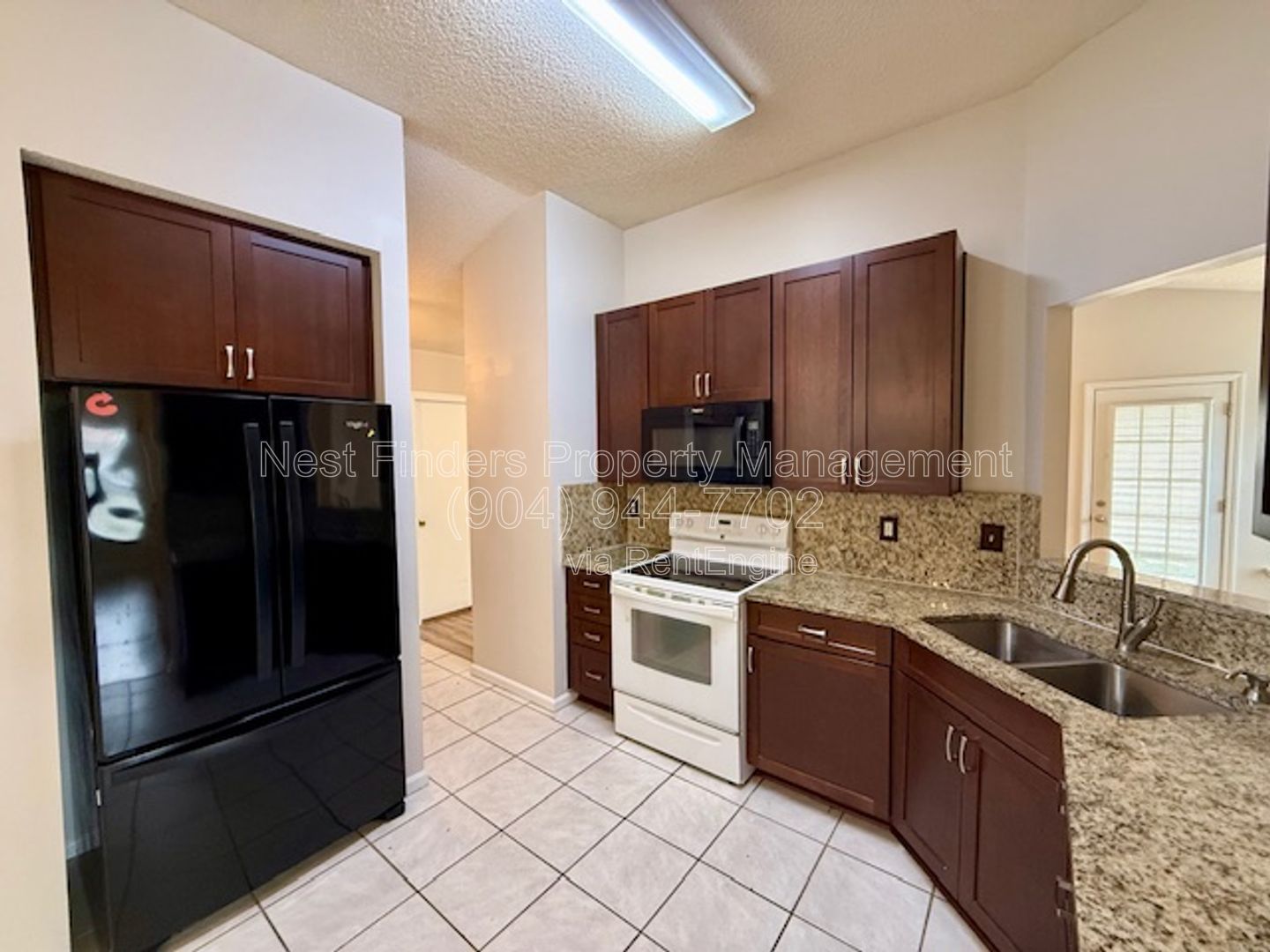 Nice 3-bedroom, 2-bathroom for rent in Villas at Cross Creek! property image