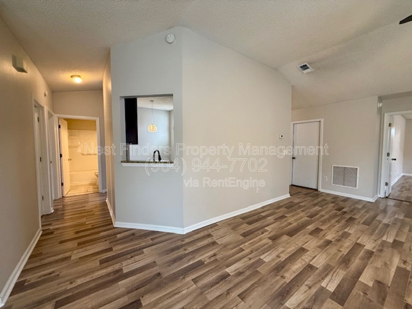 Nice 3-bedroom, 2-bathroom for rent in Villas at Cross Creek! property image