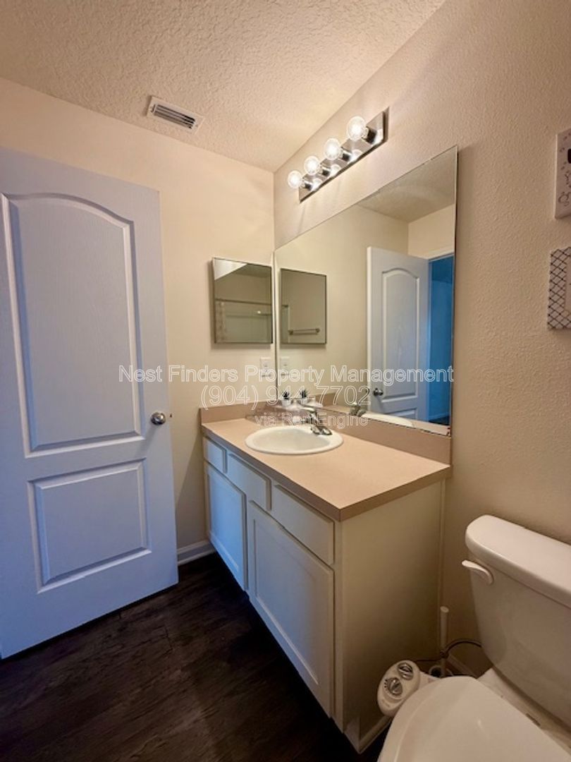 Beautiful 2 bedroom townhome for rent in Baypointe! property image