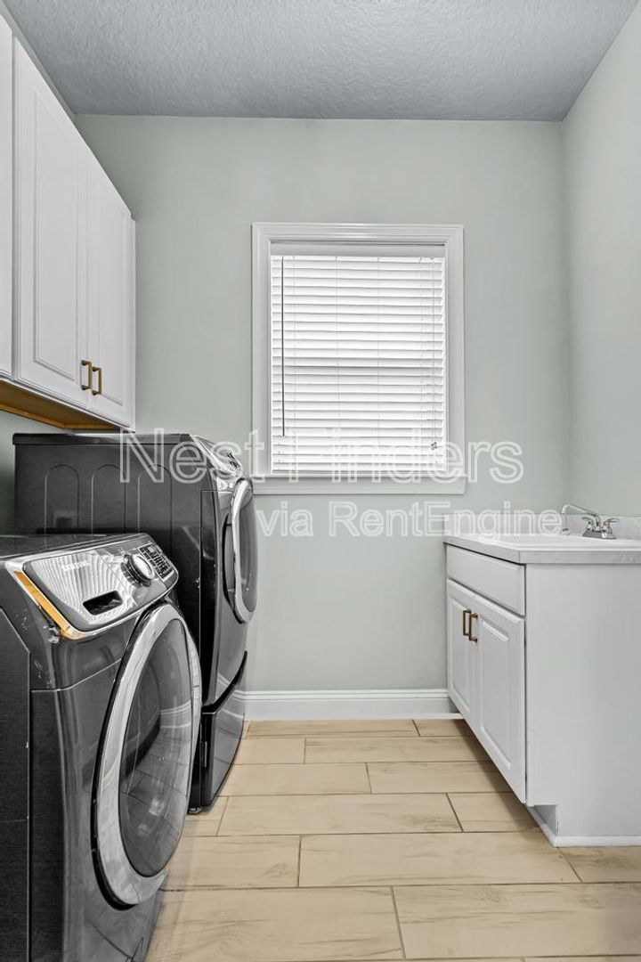 Welcome Home to this beautifully designed home located in the prestigious gated community of Coastal Oaks in Ponte Vedra property image