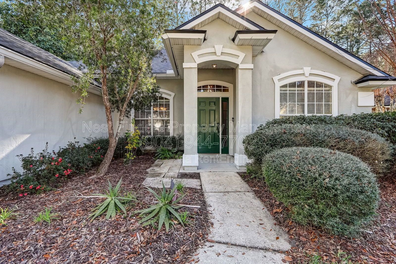 Nice three-bedroom, two-bath home for rent in the desirable Pine Crossing community property image