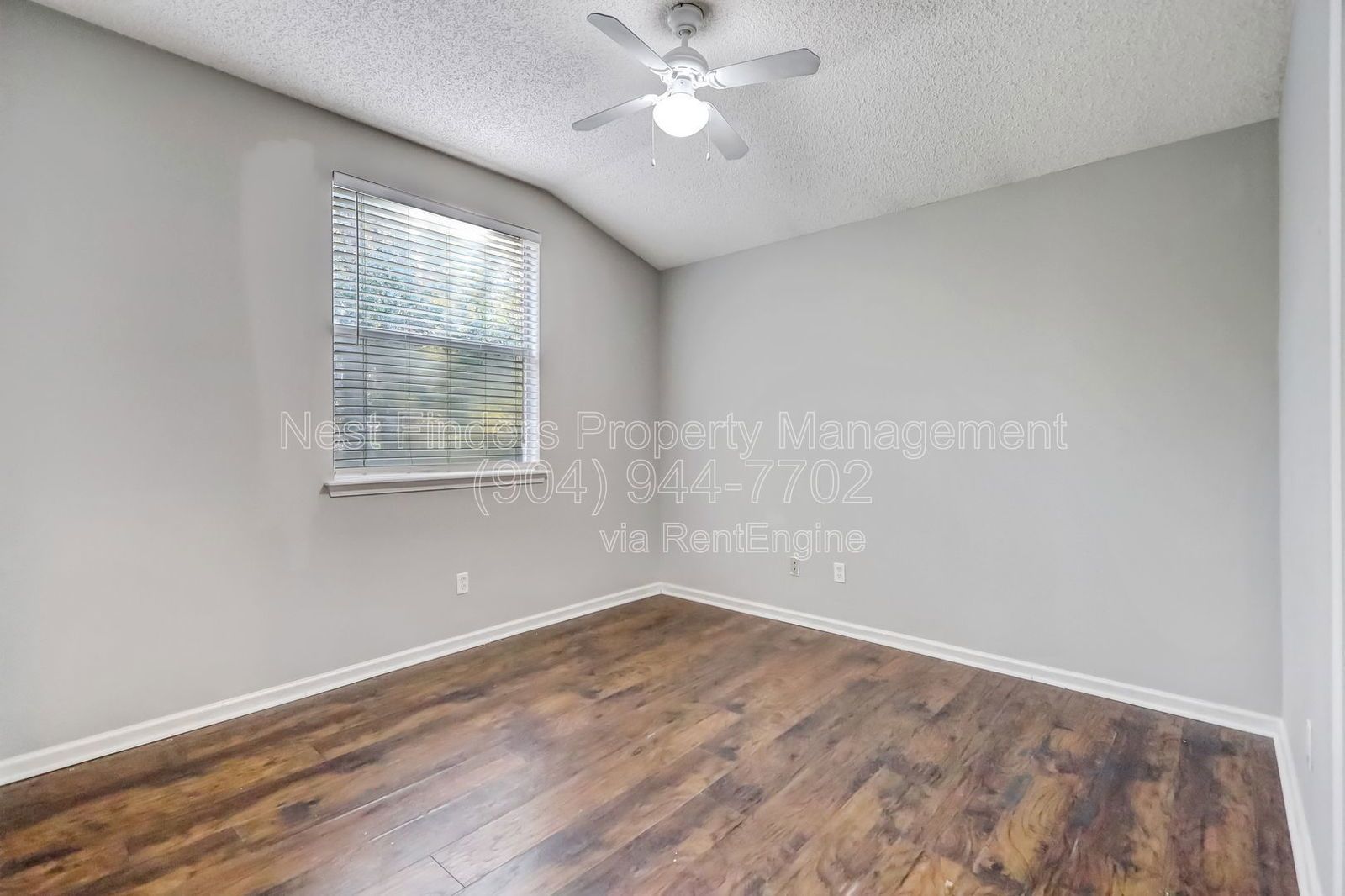 Nice three-bedroom, two-bath home for rent in the desirable Pine Crossing community property image