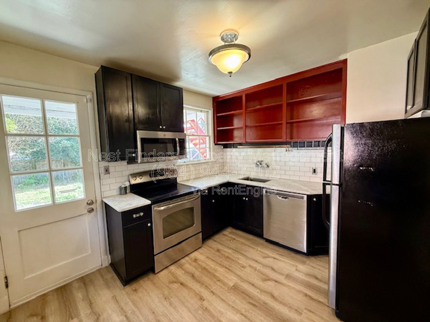 Charming two-bedroom, one-bathroom duplex for rent in the heart of Riverside. T property image