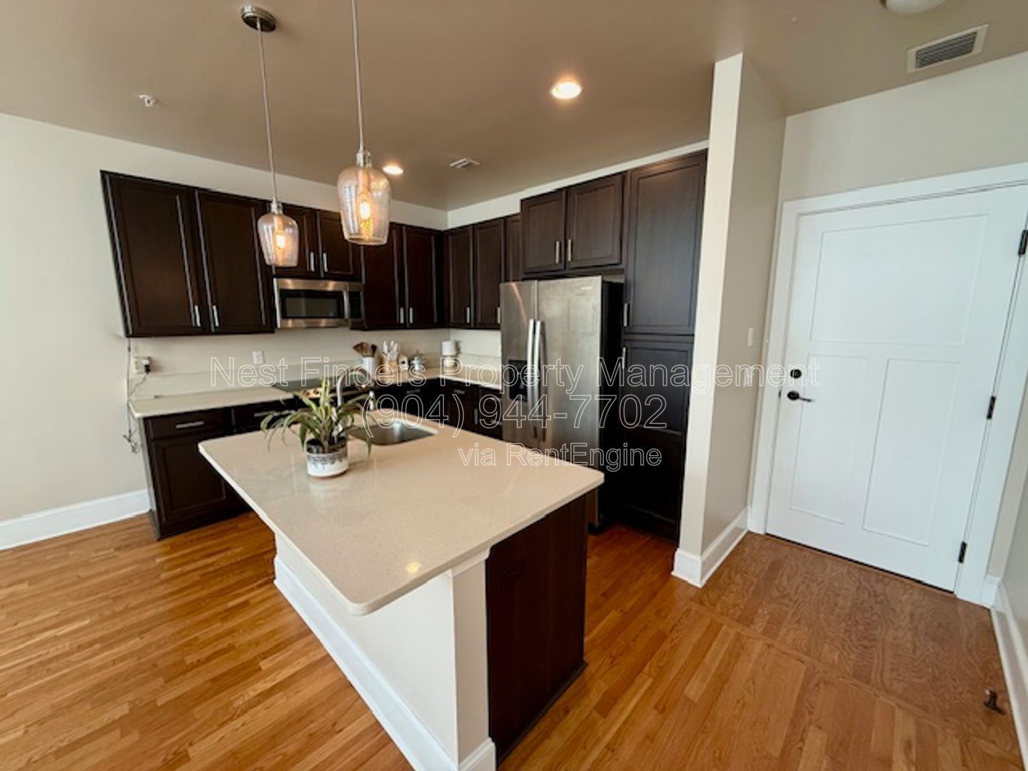 Charming 2 bedroom condo for rent in John Gorrie Condos! property image