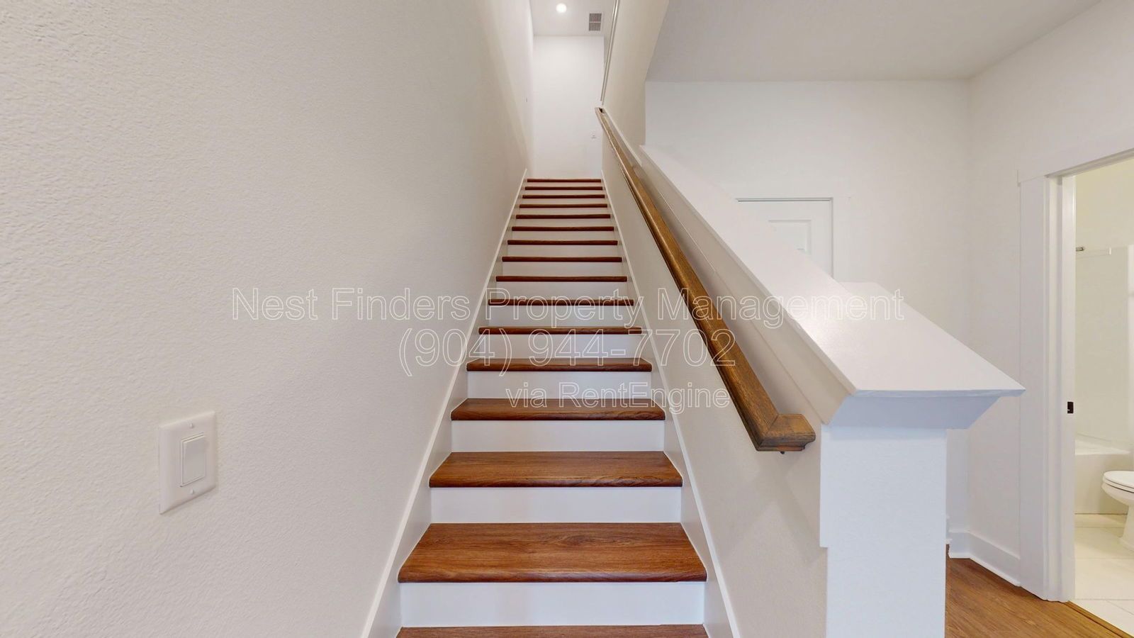 Stunning 2 bedroom townhome in eTown for rent! property image