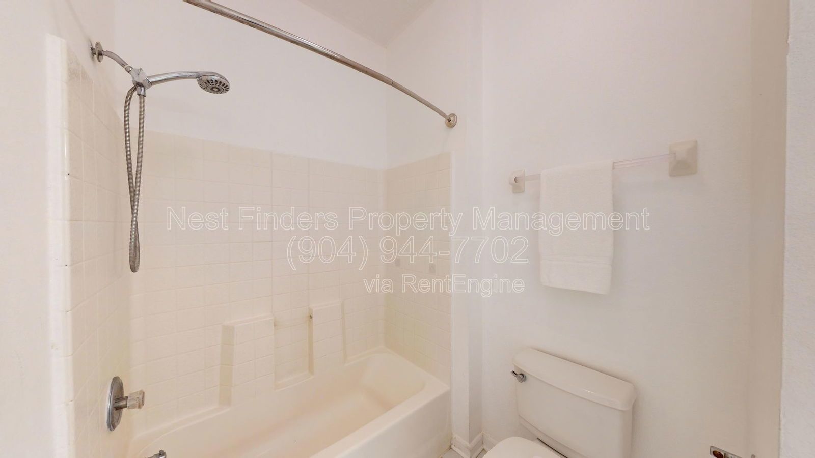 Lovely 3-bedroom, 2-bathroom condo available for rent in Overlook. property image