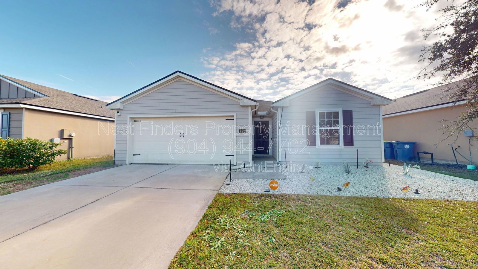 Beautifully maintained 4-bedroom, 2-bathroom home for rent in the desirable Alta Lakes community. property image