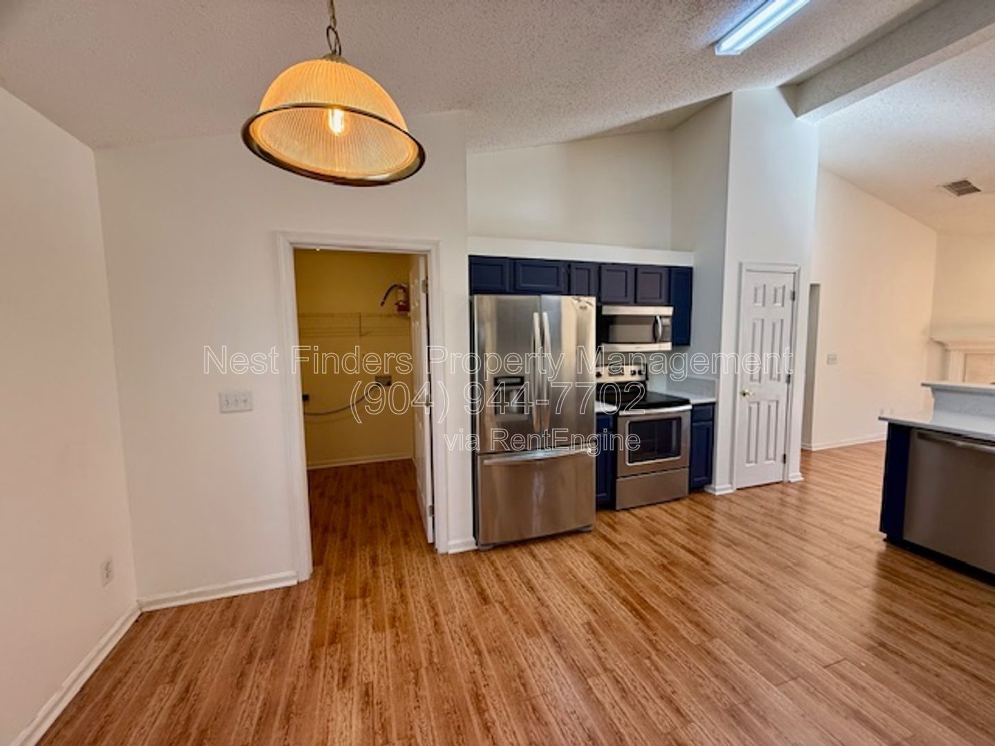 Modern Southside Gem: 3BR + Den with Stunning Lake Views & Quartz Kitchen property image