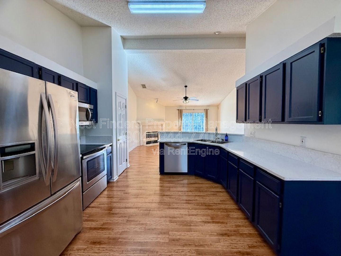 Modern Southside Gem: 3BR + Den with Stunning Lake Views & Quartz Kitchen property image