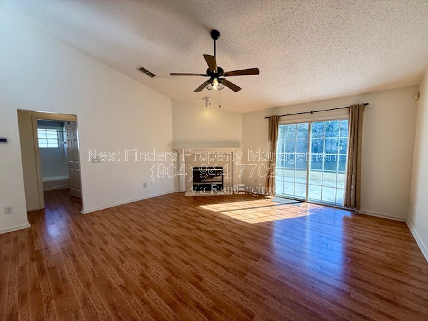 Modern Southside Gem: 3BR + Den with Stunning Lake Views & Quartz Kitchen property image