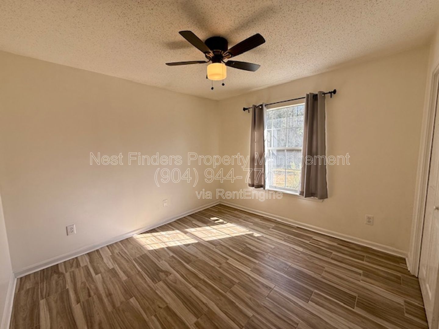 Modern Southside Gem: 3BR + Den with Stunning Lake Views & Quartz Kitchen property image