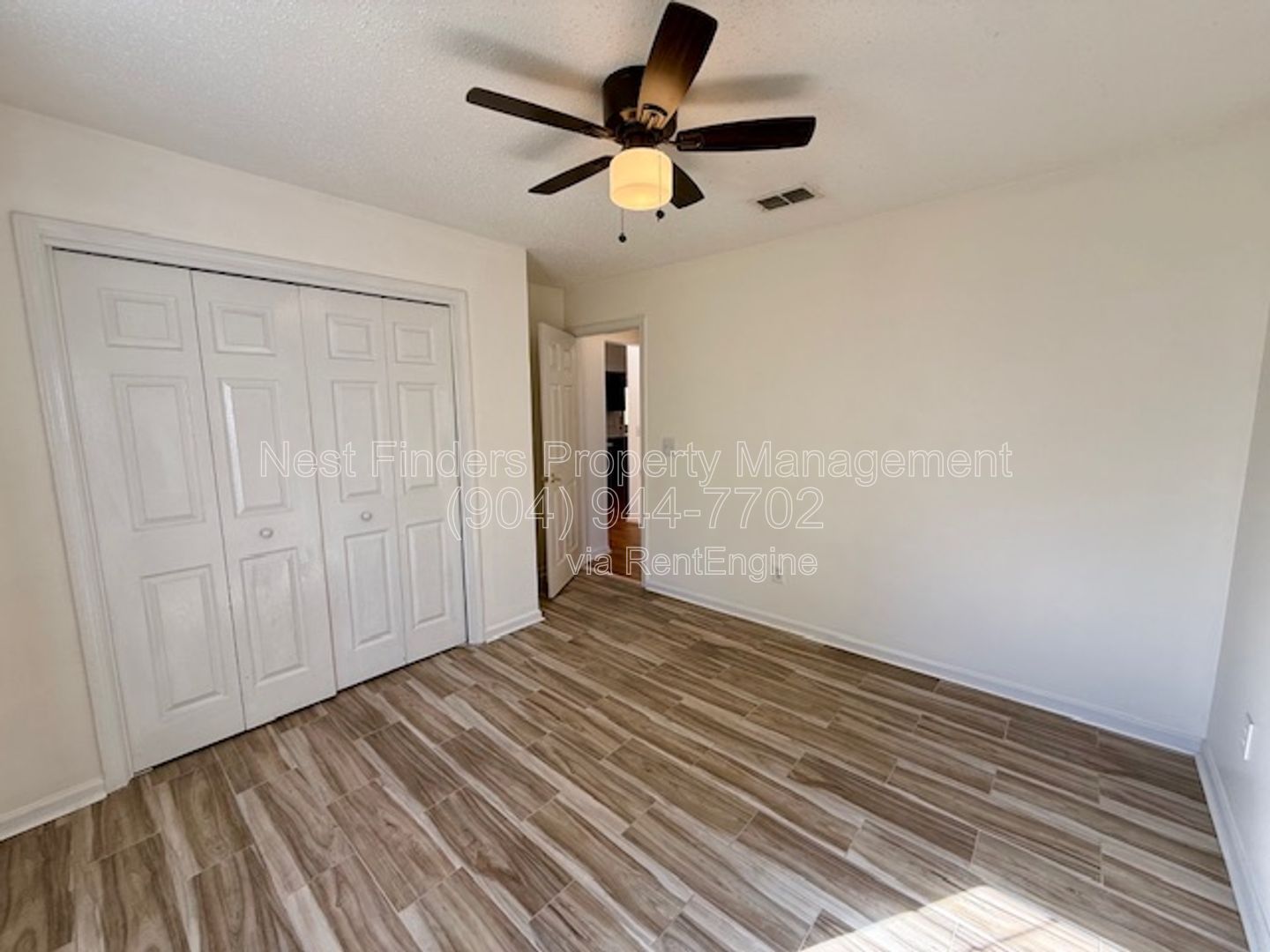 Modern Southside Gem: 3BR + Den with Stunning Lake Views & Quartz Kitchen property image