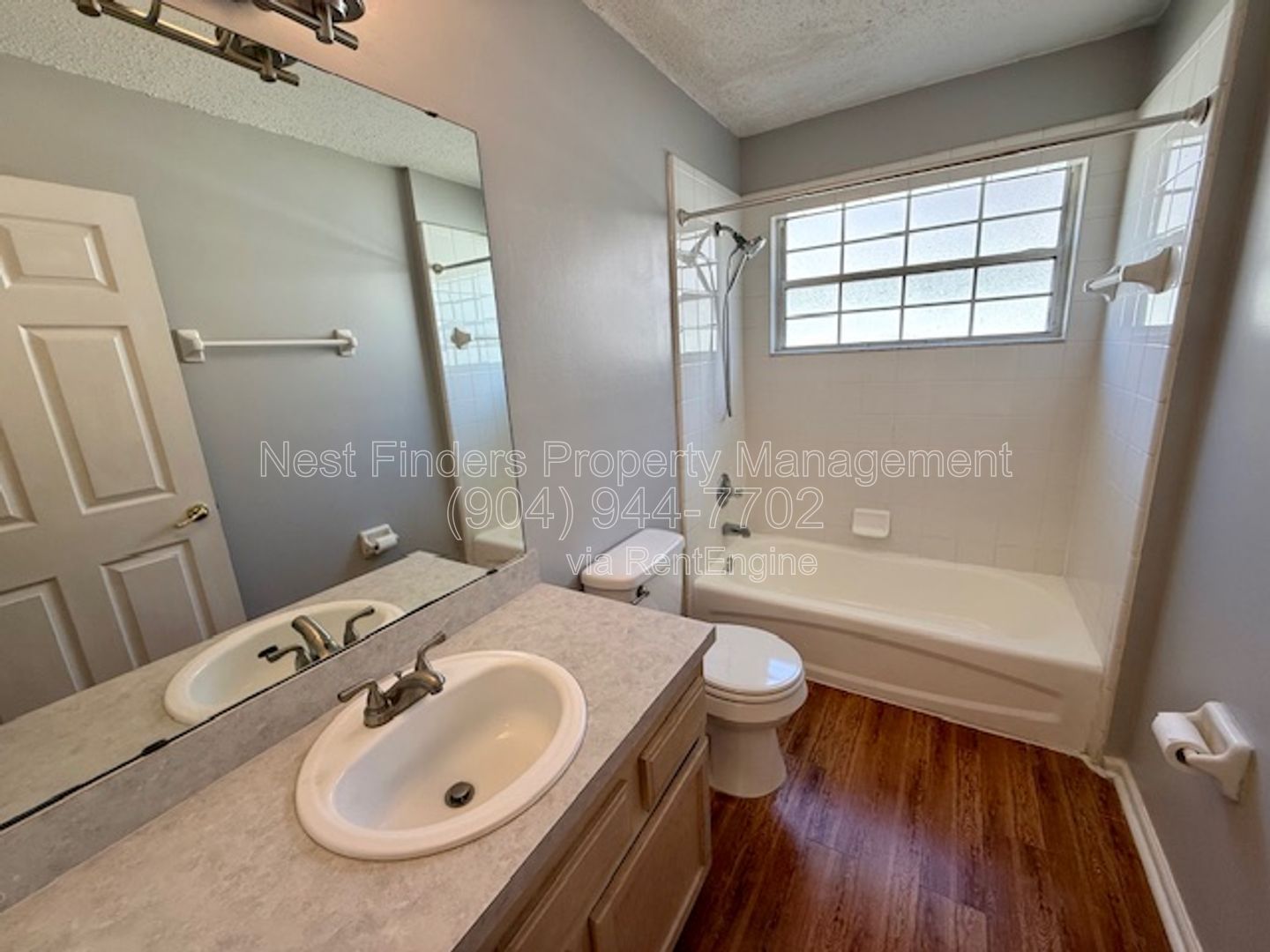 Modern Southside Gem: 3BR + Den with Stunning Lake Views & Quartz Kitchen property image