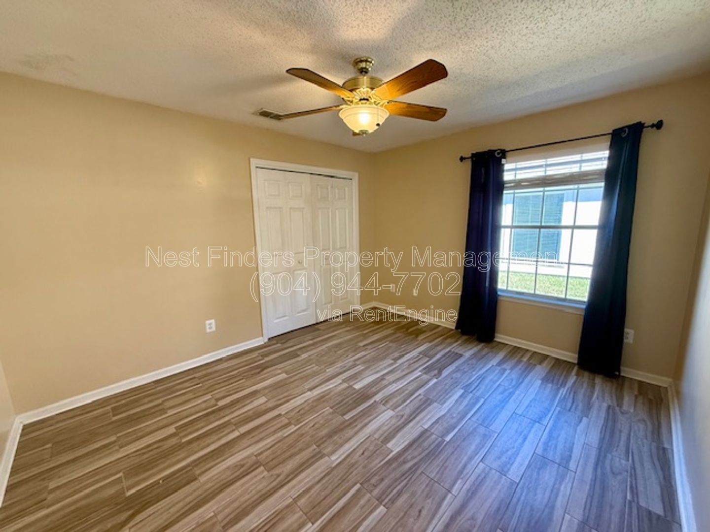 Modern Southside Gem: 3BR + Den with Stunning Lake Views & Quartz Kitchen property image