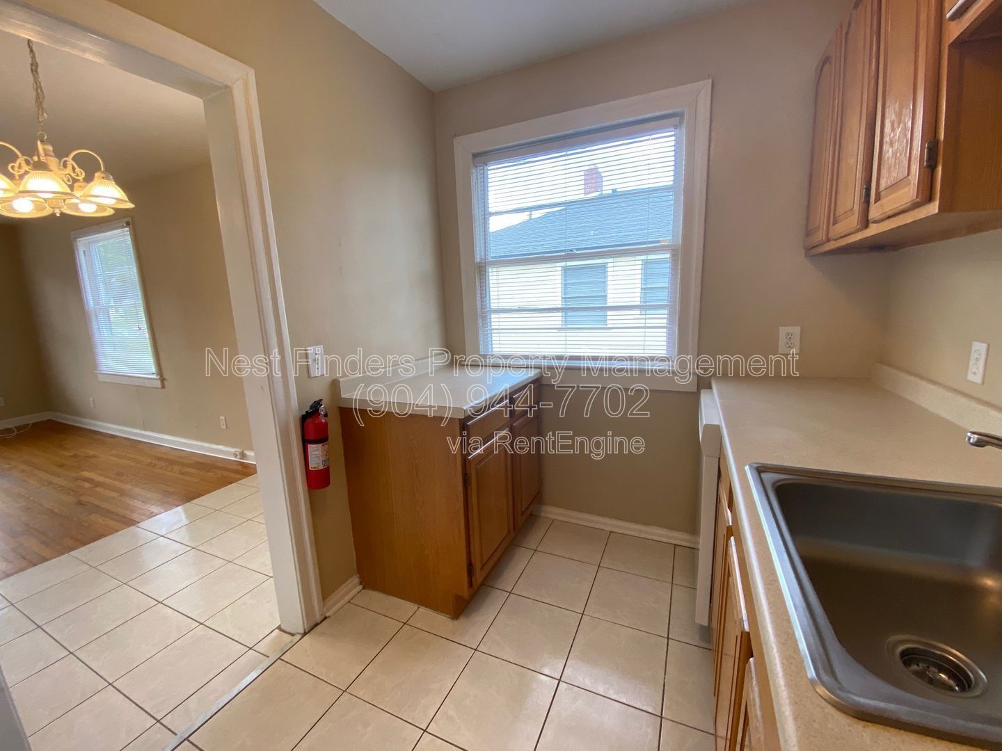 Beautiful 1 bedroom duplex in the historic area of Riverside! property image