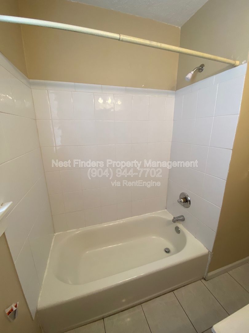 Beautiful 1 bedroom duplex in the historic area of Riverside! property image