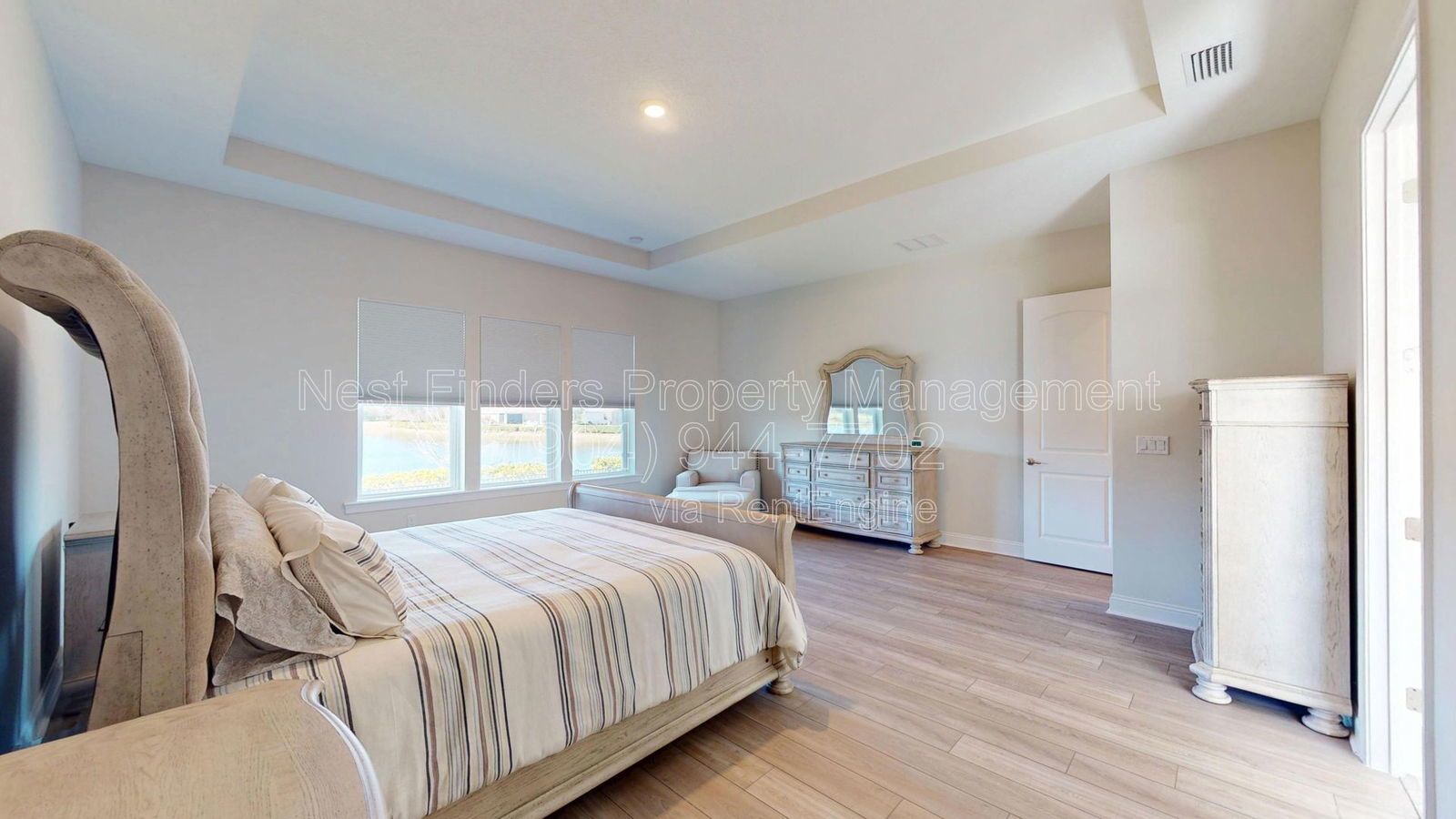 Stunning lakefront home for rent in Beacon Lake! property image