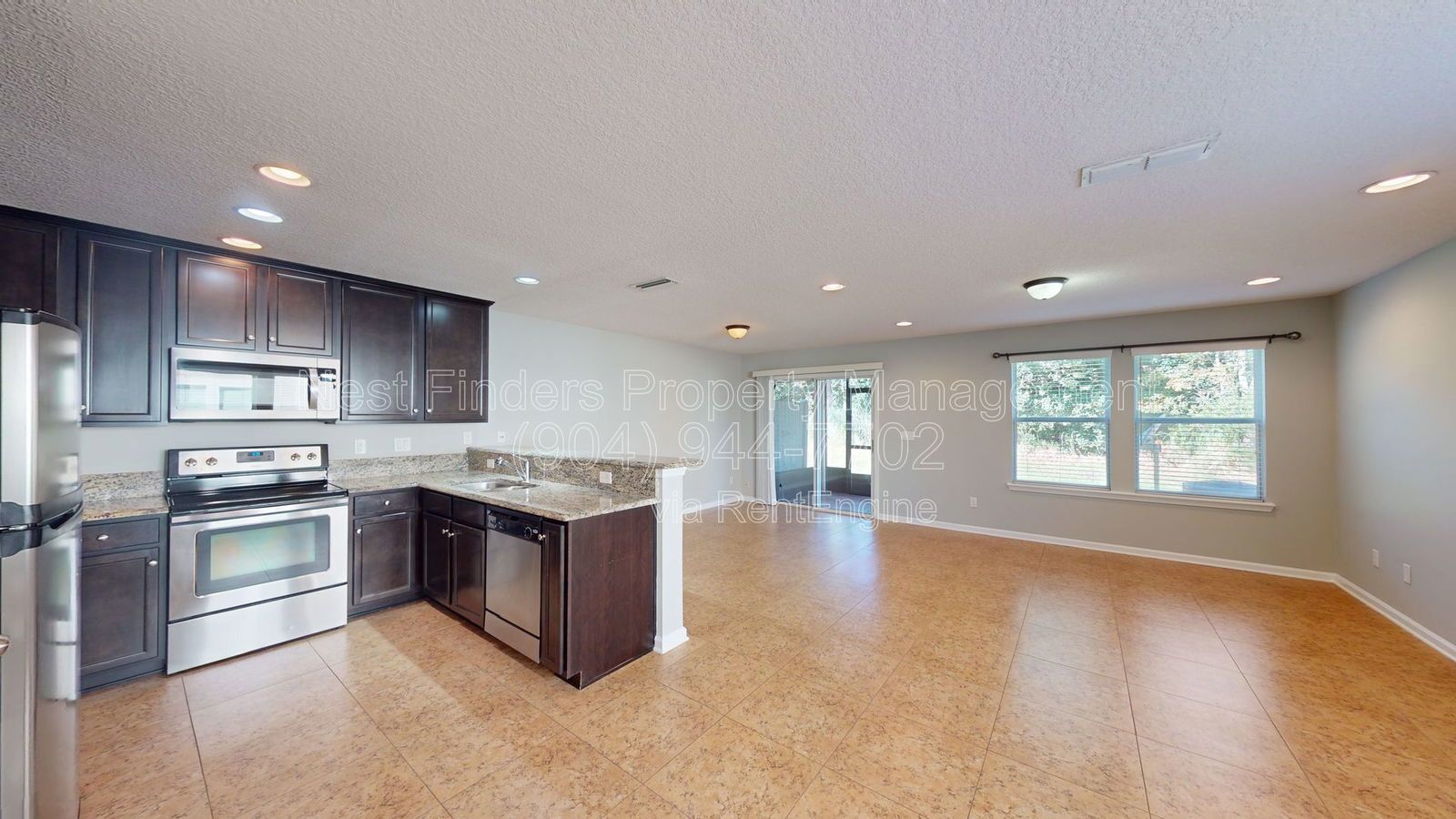 Beautiful townhome in Crossings at Cypress Trace! property image