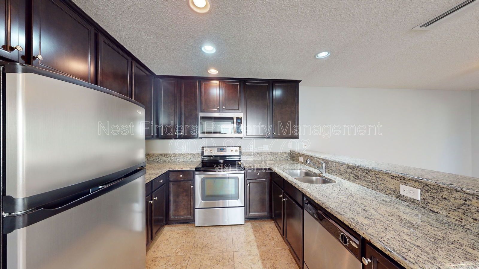 Beautiful townhome in Crossings at Cypress Trace! property image