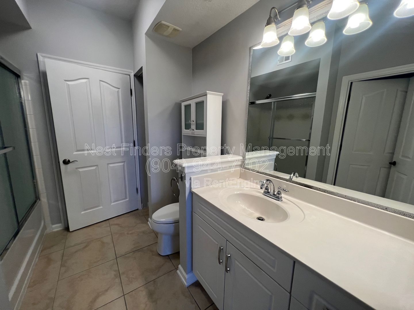 Beautiful and spacious 1 bedroom, 1 bathroom in the heart of the St Johns Town Center in Esplanade! property image