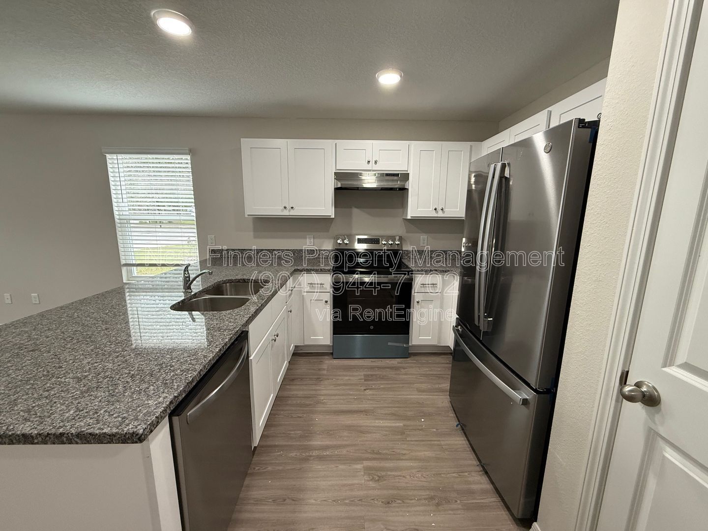 Brand New Condo for Rent in the Heart of Mandarin! property image