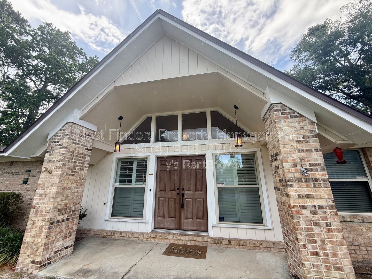 Enjoy a Florida POOL home lifestyle in this beautifully updated, all-brick home tucked away on a cul-de-sac with a FULLY-FENCED yard property image