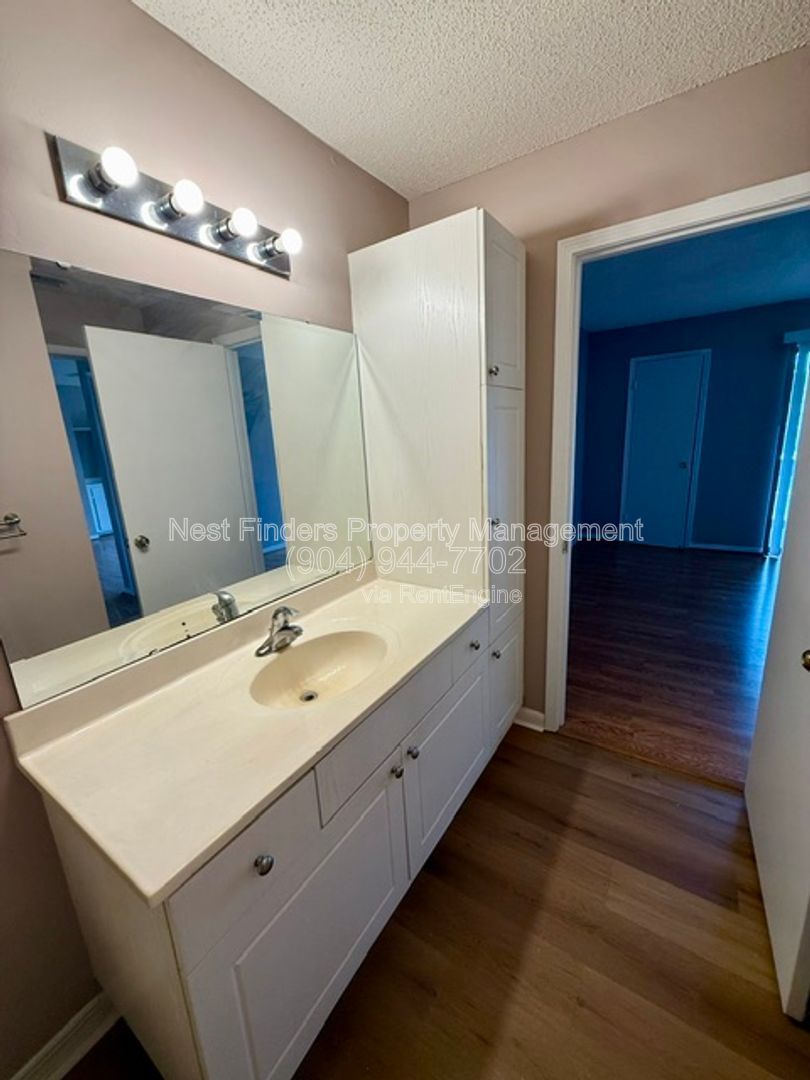Cute 1 bedroom available NOW! property image