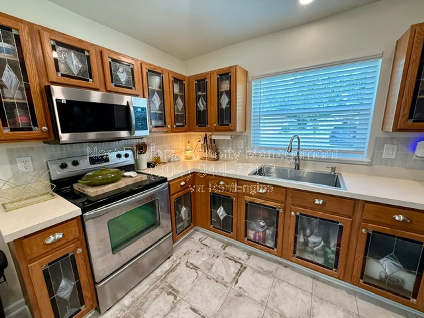 Nice 3 bed + den home rental! property image