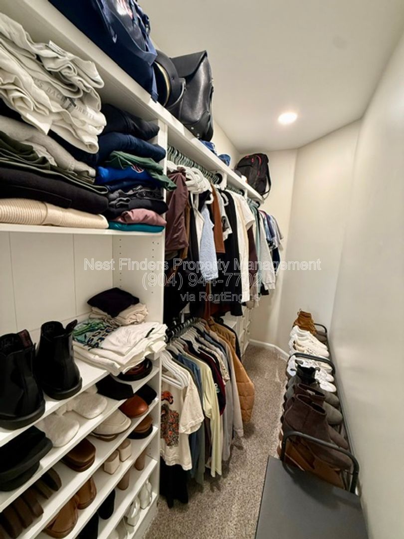 Nice 3 bed + den home rental! property image